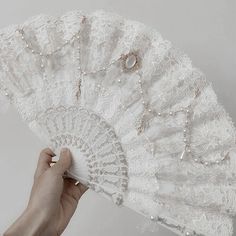 Vintage Bridal Accessories, Bridal Accessory, Princess Core, Vintage Fans, Vintage Bridal, Walking Down The Aisle, Fantasy Jewelry, Pretty Jewellery, Hand Fan