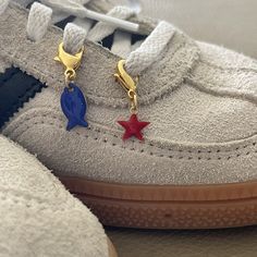 Shoe Charms for Sneakers Shoe Lace Charms, Shoelace Charms, Thrift Ideas, Candy Girls, Jewelry Charms, Blue Fish, Shoe Clips, Red Star, Style Expert