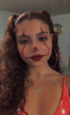 Simple Makeup For Halloween, Cute Easy Clown Makeup, Fantasia Pro Halloween, Cute Clown Halloween Makeup, Halloween Makeup Terror Easy, Clown Easy Makeup, Halloween Makeup Clown Easy, Halloween Makeup Inspo Easy, Clown Make Up Aesthetic