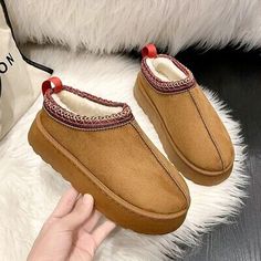 Top Rated Women's Slides Off-Brand UGG Faux Fur Warm Boots Slippers Shoes Platform Brown, Womens Shoes Boots For Women 2023, Snow Boots For Women, Ankle Snow Boots, Winter Shoes For Women, Low Boots, Boot Types, Winter Snow Boots, Slipper Shoes, Boots For Women