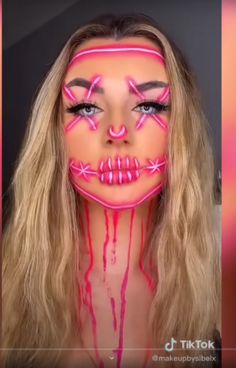 Purg Halloween Costumes Ideas, Purgecostume Halloween Makeup Easy, Halloween Costume With Makeup, All Pink Halloween Costume, Pink Halloween Costumes Women, Creative Makeup Looks Halloween, Pink Hair Costume Ideas Halloween