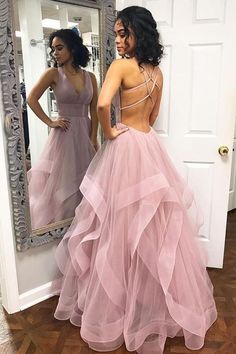 Pink Tulle Evening Dress, Outfit Verano, Prom Dresses Long Pink, Butterfly Designs, Outfit Autumn, Outfit Styling, Summer Office, V Neck Prom Dresses, Tulle Evening Dress