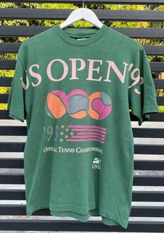 Vintage Us Open 93 Tennis Chamionships Shirt Easy 30 day return policy Us Open Fashion, 70s Sports Fashion, Volleyball Themes, Cool Shirt Designs Graphic Tees, Vintage Tennis Fashion, Vintage Tennis Outfit, Vintage Shirt Outfit, Tshirt Print Ideas, 90s Graphic Tees