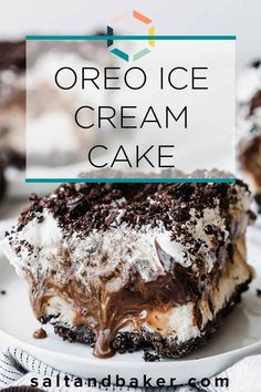 an oreo ice cream cake on a plate with the title overlaying it