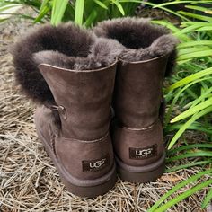 Like New, Never Worn Sand Boots, Womens Tall Boots, Ugg Boots Tall, Ugg Classic Tall, Classic Ugg Boots, Ugg Classic Ultra Mini, Ugg Bailey Button, Bailey Bow Uggs, Womens Waterproof Boots