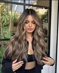 Latina Blonde Hair Olive Skin, Modern Balayage, Rambut Brunette, Black Hair Balayage, Color Balayage