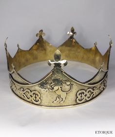 Handmade piece with polished brass or silver plated, and zirconia. - 7 business days for production before shipping. Fantasy Crown Design, Medieval Crown, Fantasy Crown, Medieval Party, Crown Design, Gold Crown, Fall 2024, Wedding Hair Accessories, Polished Brass