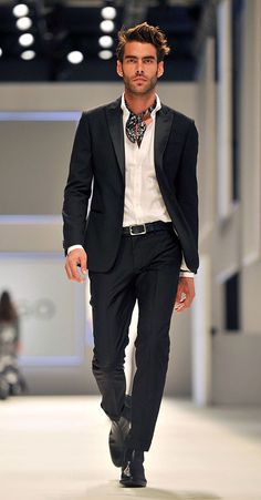 BARCELONA, SPAIN - JUNE 29:  Jon Kortajarena attends Mango fashion show at 'Barcelona 080 Fashion AutumnWinter 2015-2016' at the Olympic Stadium on June 29, 2015 in Barcelona, Spain.  (Photo by Europa Press/Europa Press via Getty Images) Latest Wedding Suits, John Kortajarena, Prom Outfits For Guys, Jon Kortajarena, Nice Guys, Olympic Stadium, Stylish Mens Fashion, Mango Fashion, Prom Suits