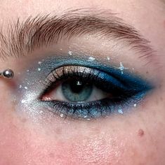 starry night eye makeup #makeup #eyeliner #starrynight Night Inspired Makeup, Space Themed Eye Makeup, Best Makeup For Blue Eyes And Brown Hair, Night Under The Stars Makeup, Starry Night Prom Makeup, Makeup Homecoming Ideas, Night Sky Eye Makeup, Night Sky Makeup Look, Starry Eye Makeup