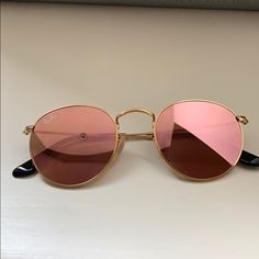 Ferragamo Wallet, Round Metal Sunglasses, Chloe Sunglasses, Top Sunglasses, Bolero Cardigan, Fendi Sunglasses, Tortoise Shell Sunglasses, Le Specs, Metal Sunglasses