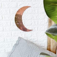 PRICES MAY VARY. 🌙 CHIC BOHO AESTHETIC for any room of your home. Highly functional mirror, perfect for a collage wall with polaroids or any other art, urban or rustic. A cute fit and great gift to add some beautiful decor to any wall, small or large. ✨ EASY TO HANG - Right out of the box our Crescent Moon Mirror can be easily hung with included adhesive strips and will perfectly change the dynamic of your bedroom. 🌙 SILVER, GOLD, or ROSE GOLD options to fit the theme of your house or apartmen Crescent Moon Mirror, Bedroom Silver, Urban Living Room, Cute Mirror, Moon Mirror, Living Room Apartment, Apartment Bedroom, Room Apartment, Luna Moth