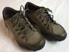 Merrell Womens Size 6 Olive Brown Hiking Boots Shoes. Very good clean condition with tons of life left in these. Brown Hiking Boots, Boots Shoes, Shoes Fashion, Jewelry Bags, Front Row, Hiking Boots, Athletic Shoes, Shoe Boots, Fashion Clothing