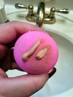 How To Use A Blending Sponge Properly - Must Read! - Musely Diy Beauty Blender, Спонж Beauty Blender, Beauty Blender How To Use, Make Makeup, Beauty Blender, All Things Beauty, Makeup Skin Care, Beauty Secrets, Beauty Make Up