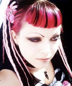 Goth Substyles, 2000s Alt Fashion, Alt Culture, 90s Mall Goth, 90s Goth, Goth Subculture, How To Draw Eyebrows