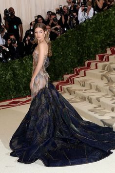 Heavenly Bodies Fashion, Celebrity Dresses Red Carpet, Gigi Hadid Style, Fashion Gowns, Hadid Style, Costume Institute