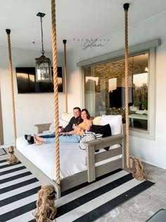 DIY porch bed swing Hanging Bed Outdoor, Diy Porch Bed, Diy Cabana Bed, Outdoor Swing Bed, Diy Outdoor Bed, Diy Hanging Daybed, Bed Swings Outdoor, Queen Porch Bed