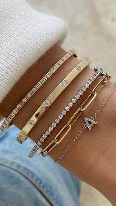 Simple Jewelry Earrings, Gold Bracelets Stacked, Womens Silver Jewelry, Diamond Bracelet Design, Preppy Jewelry, Wrist Jewelry, Hot Jewelry, Gold Rings Jewelry, Golden Jewelry