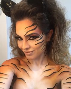 Make Artist, Animal Make Up Ideas, Cute Makeup Looks For Halloween, Diy Animal Costume Women, Jungle Makeup, Animal Makeup Halloween, Tiger Outfit, Animal Costumes Women Diy, Tiger Outfit Women