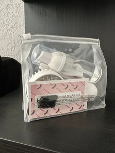 Keep your lash extensions looking beautiful with a convenient kit that has all your essentials for maintaining your lash extensions. Inside you will get Lash Doll Michelle Lash Foam Cleanser, a lash brush, spoolies to brush out your lashes, a compact mirror, aftercare card, business card, loyalty card, a hair scrunchie, and a mini fan and charger, all inside a baggie to keep your essentials in. Wash your lashes with the cleanser 2x a day morning and night to get rid of oils, dirt, makeup buildup Small Lash Room Set Up, Lash Aftercare Kit, Lash Extension Cleaning, Lash Equipment Eyelash Extensions, Lash Extension Training Kit, Lash Extension Care Kit, Eyelash Extensions Care, Small Lashes, Lash Extension Kit