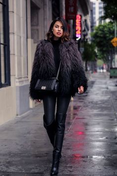 Trend Alert: Furry Coat Effortless Chic Outfits, Chic Clothing Style, Faux Fur Hooded Coat, Coat Outfit, Moda Chic, Coat Outfits, Fur Fashion, Effortless Chic, Mode Inspiration