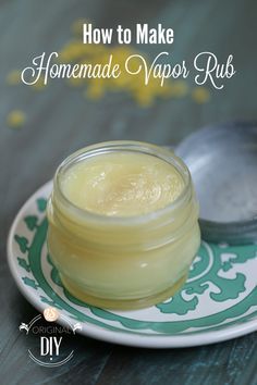 How to make homemade vapor rub! Plus, a video tutorial that shows every step. This is so easy to make! Homemade Vapor Rub, Salve Recipes, Vapor Rub, Diy Essentials, Chest Congestion, Rub Recipes, Natural Healing Remedies, Diy Remedies, Beauty Remedies