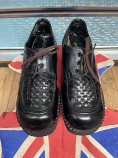 Fab pair of original 1970s platform creepers. Made by Buffalo in the UK. These may have been worn by the bovver boys on the terraces to the Northern soul boys,great with flares and bags. Overall in great condition,light wear to uppers and the very rear of heel.  Heel height at the rear is 6cm,sole at the front 3.5cm Great shoes 👌 Please check out my other vintage shoes  My Generation Vintage on instagram and facebook Platform Creepers, My Generation, Creepers Shoes, Mens Loafers, Northern Soul, Basket Weave, Creepers, Vintage Shoes, Vintage 1970s