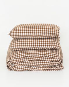 Cinnamon gingham linen duvet cover set | MagicLinen Autumn Bedding Cozy, Gingham Sheets, Vintage Inspired Bedroom, Brown Gingham, Fall Bedding, Gingham Linen, Sleep Sanctuary, Linen Duvet Cover, Linen Sheet Sets