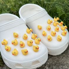 Kawaii Charms, Duck Shoes, Boy Party Favors, Diy Slippers, Animal Shoes, Rubber Ducks, Yellow Duck, Yellow Shoes