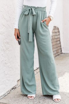 Modest Outfits Casual Pants, Cute Business Casual Dresses, Wear To Work Spring 2024, Modest Lounge Outfits, Cute Flowy Pants, Farmhouse Clothing Style, Cute Conference Outfits, Cute Pants For School, Light Summer Capsule Wardrobe