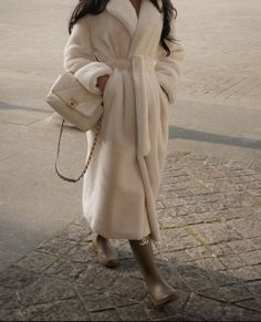 Fluffy Fur Coat, Coat Chanel, Janice Joostema, Boots Chanel, Brunette Fashion, White Fur Coat, Aesthetic Old Money, Chanel Boots, Aesthetic Old