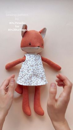 Make your own woodland friend. Photo instructions include step by step guidance to make a fox your self. PDF format. Fox Plushie Diy, Fox Doll Pattern, Outfit Sewing Pattern, Fox Sewing Pattern, Fox Plushie, Dolls Handmade Diy, Romper Sewing Pattern, Fox Doll, Baby Toys Diy