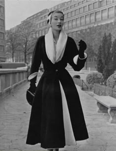 1952 Madame Gres 50s Street Style, Old Money Clothing, Aesthetic Brands, Money Clothing, Madame Gres, Design Moda, Paris Mode, Moda Paris, Money Aesthetic