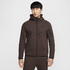 The iconic Tech Fleece Windrunner Hoodie is back. This version has the utility sleeve pocket, hem and cuff binding, and taped chevron that made the original stand out in the streets. Nike Tech Fleece Pants, Nike Tech Fleece Hoodie, Nike Brown, Club Fits, Nike Tech Fleece, Chevron Design, Nike Tech, Tech Fleece, Nike Sports