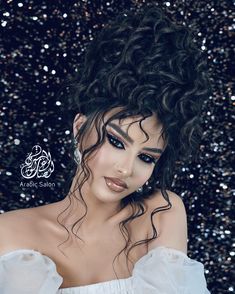 Hairstyles Evening Party, Curly Pop Hairstyle, Quince Updos, Long Layered Curly Hair, Brown Eyes Pop, Up Hairdos, Beauty Killer, Layered Curly Hair, Princess Makeup