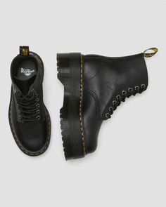 Leather Platform Boots With Studded Outsoles For Streetwear, High-top Leather Platform Boots With Rivets, Dr Martens 1460 Pascal, Leather Platform Boots, Ballerina Shoes Flats, Black Platform Boots, Ring Bag, Ballerina Flats, Doc Martens