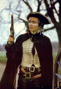 Adam Ant....he's like johnny depp meets marie antionette Adam And The Ants, Apollo 9, Ant Music, Highway Men, Stand And Deliver, Kim Wilde, Adam Ant, 80s Costume, Character Aesthetics