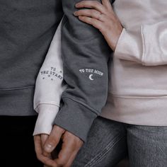 Hoddies Outfits For Couples, Couple Hoodie Embroidery Ideas, Hoodie Couple Goals, Diy Matching Hoodies, Matching Couple Hoodies Ideas, Couple Hoodies Ideas Design, Hoodie Matching Couple, Matching Couple Hoodies, Sweat Couple