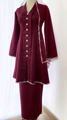 Dress Merah Maroon Hijab, Model Dress Hijab, Baju Raya Ideas Modern, Bridesmaid Melayu, Design Baju Kurung Fashion, Design Baju Raya, Kebaya Malaysia, Melayu Dress, Gamis Bridesmaid