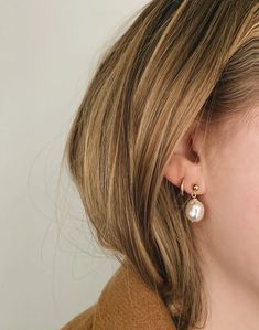 Kinn™ Baroque Pearl Drop Earrings Earrings Outfit, Gold Baroque, Baroque Pearl Earrings, Bar Stud Earrings, Solid Gold Earrings, Pearl Collection, Pearl Hoop Earrings, Pearl Stud Earrings, Pearl Studs