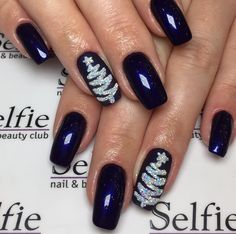 Latest Nail Trends 2020, Xmas Nail Art Designs, Blue Holiday Nails Acrylic, Sns Christmas Nails, Navy Christmas Nails, Navy Blue Christmas Nails, Dark Blue Christmas Nails, Christmas Blue Nails