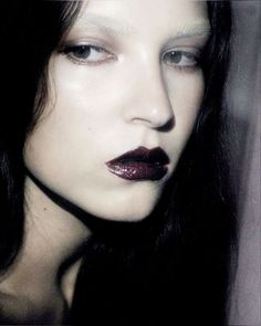 Kino Box, Alt Makeup, Dark Lipstick, Make Up Inspo, Goth Makeup, Dark Makeup, Editorial Makeup, Pretty Makeup, Artistry Makeup