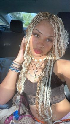 Braids For Black Hair Blonde, Blond Braided Hairstyles For Black Women, Hair Brades Styles Ideas Black, Braids For Black Women Honey Blonde, Brown And Blonde Box Braids With Beads, Cute Goddess Braids, Black And Honey Blonde Box Braids, Pink And Blonde Goddess Braids, Tropical Braids Hairstyles