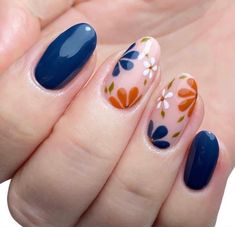 Nail Art For Beginners, Fall Florals, Floral Nails, Fancy Nails, Short Acrylic Nails, Nail Polishes, Flower Nails