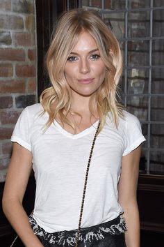 Sienna Miller Raises the Bar on Brit-Girl Waves Siena Miller Hair, Sienna Miller Fringe, Anne Hathaway Pixie, Anne Hathaway, Celebrity Hairstyles