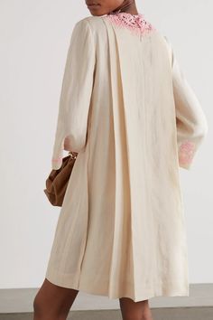 Linen Kaftan Dress, Bottega Veneta Sandals, Classy Outfits For Women, Breathable Clothes, Cotton Kurti Designs, Rose Bonbon