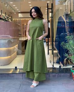 Indian kurtis Cotton Slub Kurtis, Plain Colour Kurti Designs, Kurti Palazzo Designs Latest, Plain Cotton Suit Designs Latest, Basic Kurti Designs, Sleeveless Kurti Neck Designs, Pant Ideas For Kurti, Plain Cotton Kurti Designs Latest, Satin Kurti Designs Plain