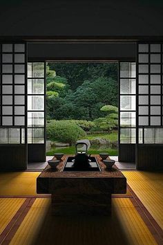 décoration-japonaise-style-japonaise-chambre-japonaise-meubles-basse-jardin-pelouse Japanese Interiors, Japanese Room, Japanese Interior Design, Japanese Decor, Japanese Architecture