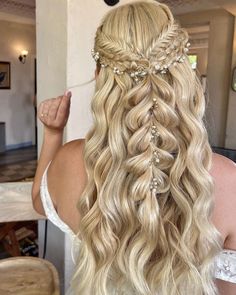 Braided Wedding Hair 2023 Guide: 40 Looks by Style Cute Hair For Weddings, Boho Braid Hairstyles Wedding, Hoco Queen Hairstyles, Unique Half Up Hairstyles, Med Length Prom Hair Styles, Mermaid Braid Half Up Half Down, Wedding Shower Hair Hairstyles, Wedding Hairstyles With Hair Vine, Wedding Bridal Hairstyles With Veil