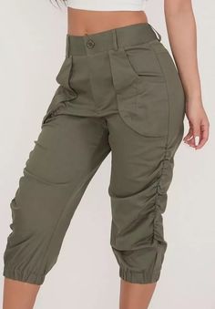 Capri Cargo Pants Outfit, Jogger Shorts Women, Trousers Women Outfit, Cargo Shorts Women, Cargo Jogger Pants, Harem Shorts, Cropped Joggers, Shorts Pants, Cargo Pants Women