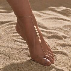 Beautiful New Toe Ring Anklet. Great For Spring And Summer. Looks Cute On The Beach, With Sandals, Or Walking Barefoot Anywhere! Minimalist Summer, Wedding Bride Jewelry, Women Anklets, Beach Anklets, Ankle Chain, Geometric Decor, Gold Collar, Toe Ring, Foot Jewelry